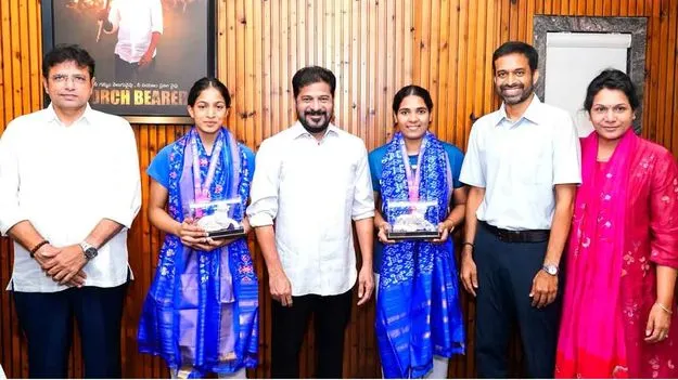 ట్రీసా-గాయత్రి జోడీకి సీఎం రేవంత్ రెడ్డి అభినందనలు