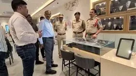 మేడ్చల్‌లో బంగారం షాపు చోరీ కేసు దర్యాప్తు ముమ్మరం చేసిన పోలీసులు