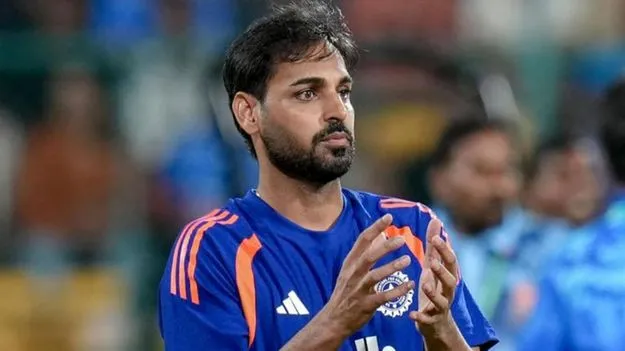 చరిత్ర సృష్టించిన భువనేశ్వర్.. సౌథీ రికార్డు బద్దలు