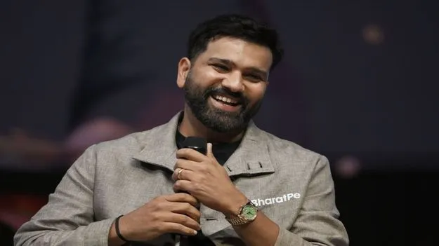 బాలీవుడ్ హీరోయిన్‌ కరిష్మాతో రోహిత్ డ్యాన్స్.. వీడియో వైరల్
