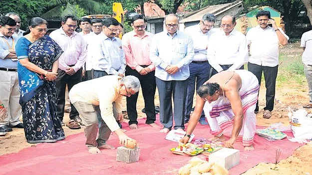 ఏయూలో అభివృద్ధి పనులకు శ్రీకారం