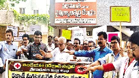 నేత్రదానంతో మరికొందరికి చూపు