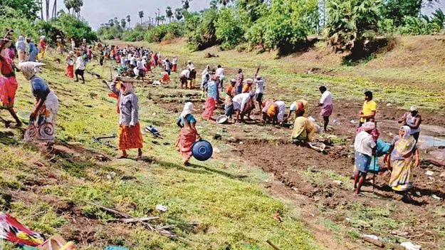 ‘ఉపాధి’ అక్రమార్కులకు చెక్‌! 