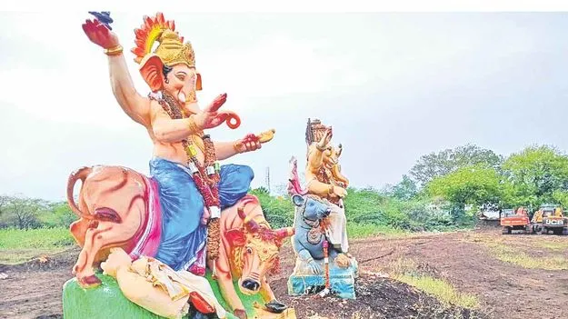 గంగ కోసం గణనాథుడి నిరీక్షణ!