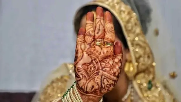 బాలిక నిఖా కేసులో సంచలనం.. పోలీసులపై లంచం ఆరోపణలు