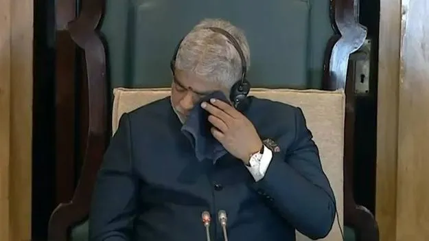 సీతక్క భావోద్వేగం.. స్పీకర్‌ కంటతడి