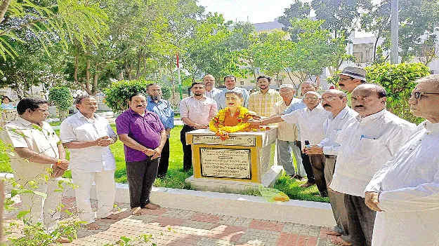 భరతమాత స్వేచ్ఛ కోసం పోరాడిన అష్ఫాకుల్లాఖాన్‌’