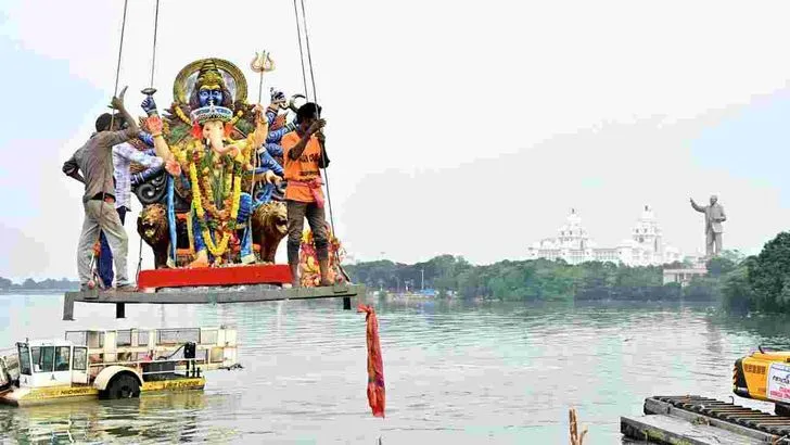 ఖైరతాబాద్ వినాయకుడి నిమజ్జనానికి సర్వం సిద్ధం