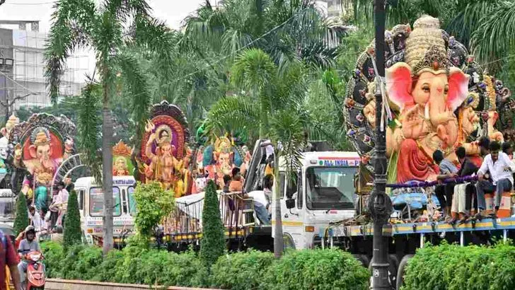 ఖైరతాబాద్ వినాయకుడి నిమజ్జనానికి సర్వం సిద్ధం
