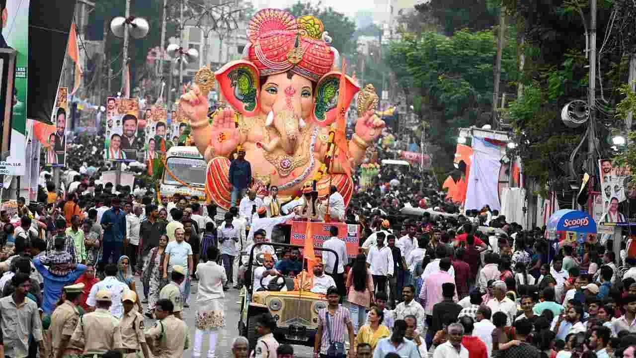 గణపతి నవరాత్రుల్లో షీ టీమ్స్ స్పెషల్ డ్రైవ్.. భారీగా ఈవ్‌టీజర్ల అరెస్ట్