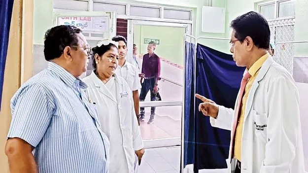 అత్యవసర సేవలు నిరంతరం కొనసాగాలి