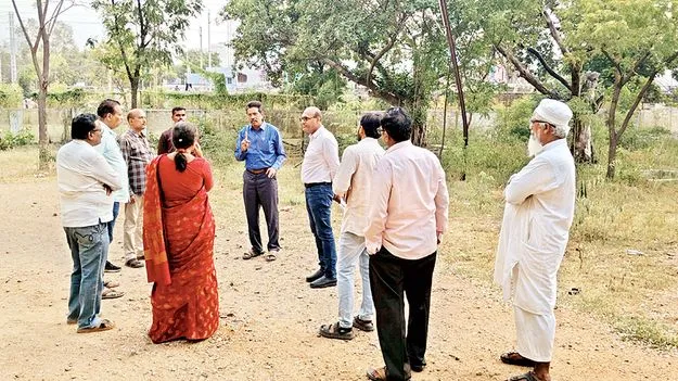 డీఎంహెచ్‌వో కార్యాలయానికి స్థల పరిశీలన 