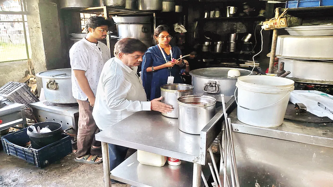 హోటళ్లలో నాణ్యమైన ఆహారం అందించాలి