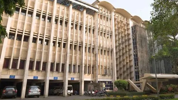 10 మంది సభ్యులతో   విచారణ కమిటీ