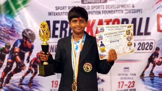 ఇండో-నేపాల్ ఏరోస్కేట్‌బాల్ ఛాంపియన్‌షిప్‌లో స్వర్ణ పతకాలు సాధించిన విద్యార్థి నవనీత్