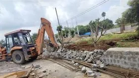 జన్వాడ వెంచర్‌పై కొరడా!