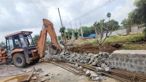 జన్వాడ వెంచర్‌పై కొరడా!