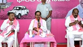 బూతుల వీరుడితో చర్చకు రావాలా?