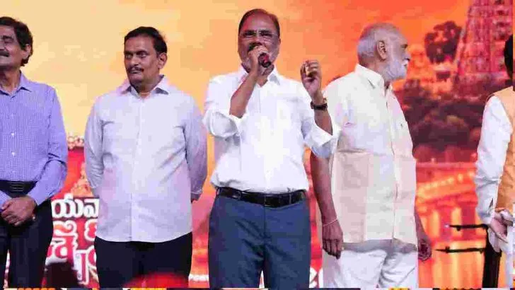 విజయవాడ ఉత్సవ్‌లో పాల్గొన్న కేంద్రమంత్రి పెమ్మసాని, దర్శకుడు రాఘవేంద్రరావు
