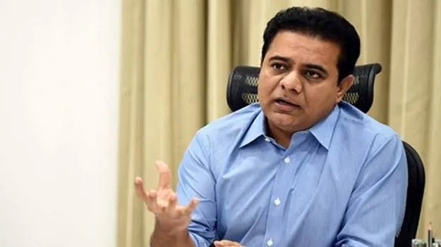 పోలీస్ స్టేషన్‌లోకి చొరబడి దాడి చేయడం దుర్మార్గమైన చర్య: కేటీఆర్