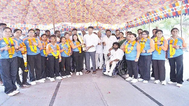 పట్టుదల ఉంటే వైకల్యం అడ్డు కాదు