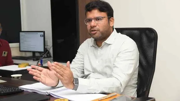 ఆర్నబ్ తుపాన్‌ను ఎదుర్కోవడానికి సిద్ధంగా ఉన్నాం: జీవీఎంసీ కమిషనర్