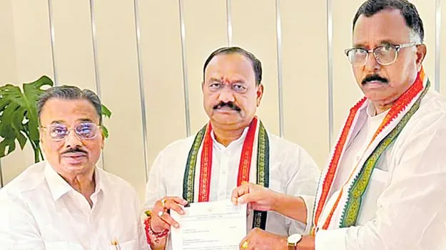 సురేఖను తప్పించండి!