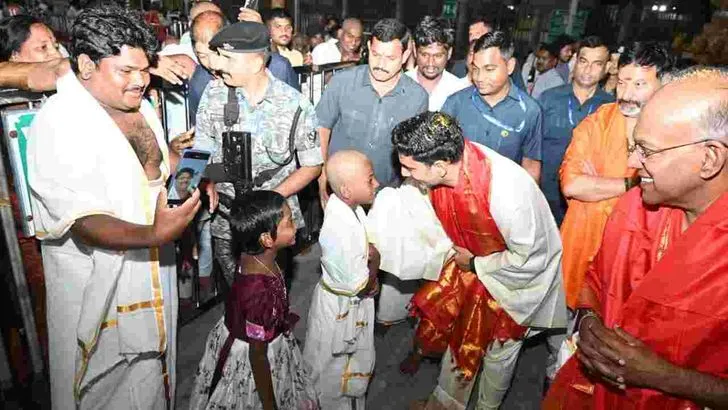 శ్రీవారిని దర్శించుకున్న ఏపీ మంత్రి నారా లోకేశ్