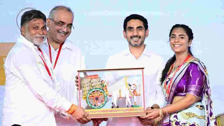 గౌర్మెట్‌ పాప్‌కార్నికా సంస్థ విత్తనాన్ని ఆవిష్కరించిన ఉపరాష్ట్రపతి