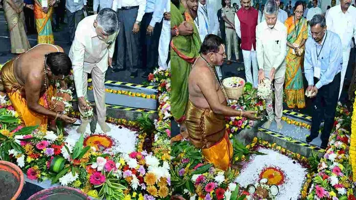 అమరావతిలో ఎల్వీ ప్రసాద్ కంటి ఆసుపత్రికి సీఎం చంద్రబాబు శంకుస్థాపన