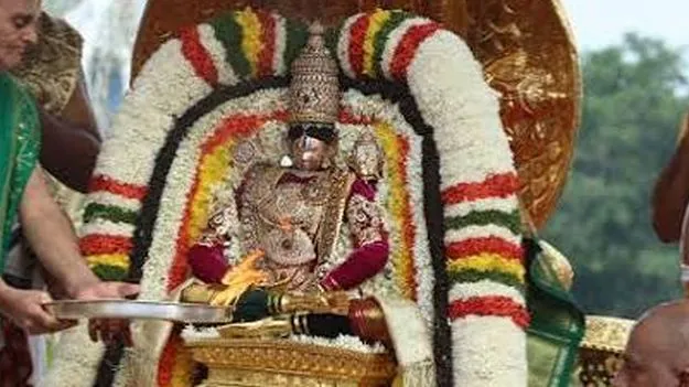 చంద్రప్రభ వాహనంపై నర్తన కృష్ణుడిగా మలయప్ప