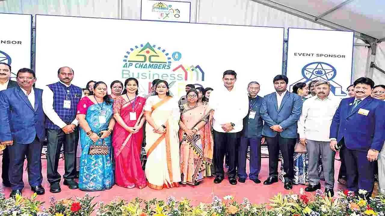 పారిశ్రామిక విప్లవానికి ముఖ్యమంత్రి కృషి