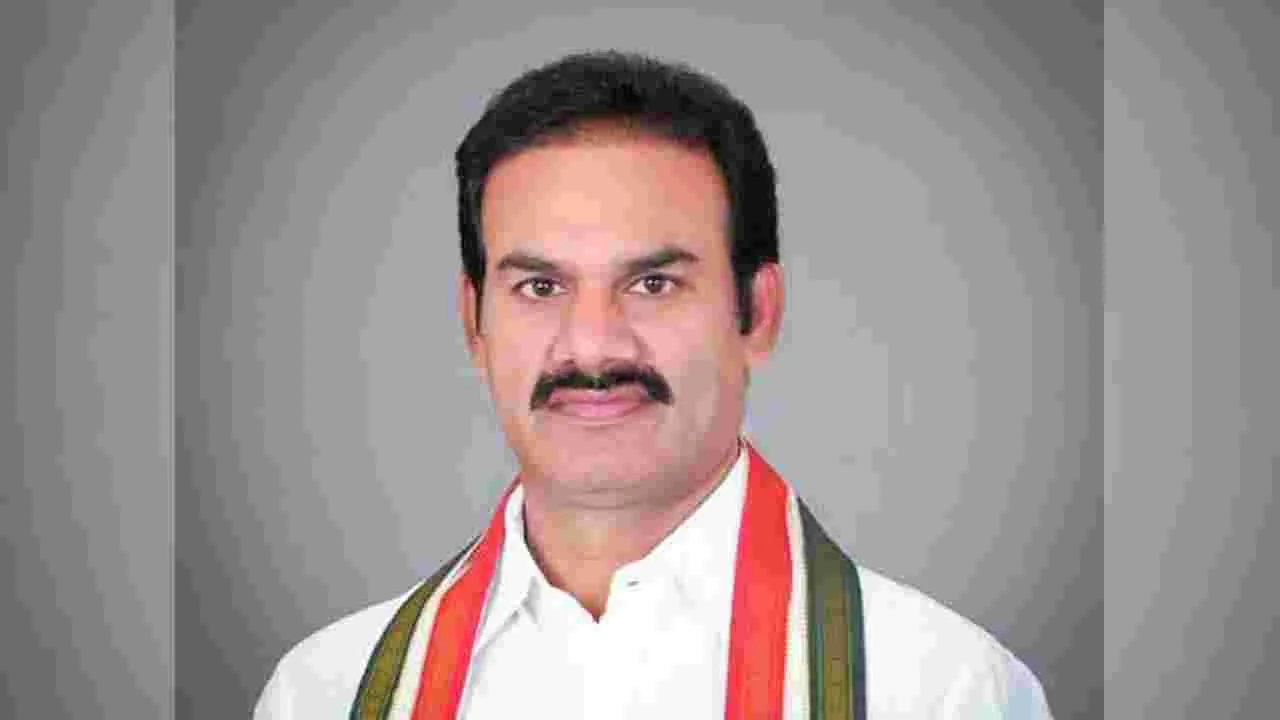 డోర్నకల్ ఎమ్మెల్యే రాంచంద్ర నాయక్‌ కారులో చెలరేగిన మంటలు..