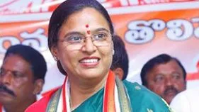 ప్రజా ప్రదేశాల్లో ఎమ్మెల్యేలు బాధ్యతాయుతంగా వ్యవహరించాలి: ఎమ్మెల్యే పద్మావతి