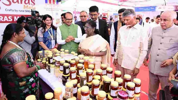 విజయవాడలో జాతీయ సరస్ మేళాను ప్రారంభించిన రాష్ట్రపతి ముర్ము