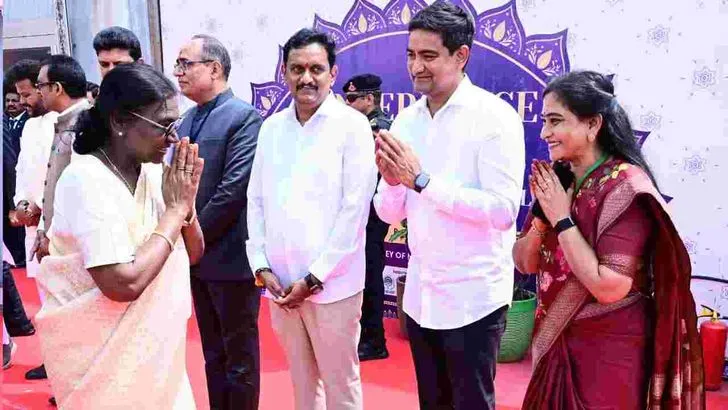 విజయవాడలో జాతీయ సరస్ మేళాను ప్రారంభించిన రాష్ట్రపతి ముర్ము