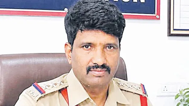 జూబ్లీహిల్స్‌ ఇన్‌స్పెక్టర్‌ సస్పెన్షన్‌