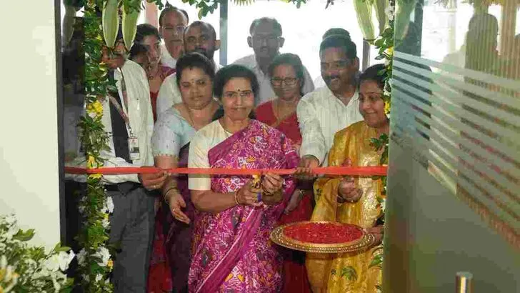 విజయవాడలో ఎన్టీఆర్ ట్రస్టు బ్లడ్ బ్యాంక్‌ను ప్రారంభించిన నారా భువనేశ్వరి