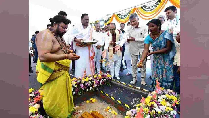 ఏపీలో 3 లక్షల ఇళ్ల నిర్మాణానికి శ్రీకారం.. పాల్గొన్న శివరాజ్ సింగ్ చౌహాన్, చంద్రబాబు