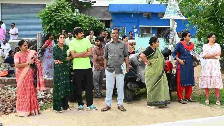 తెలంగాణలో ప్రశాంతంగా నీట్ పీజీ పరీక్ష.. భారీ పోలీస్ బందోబస్తు