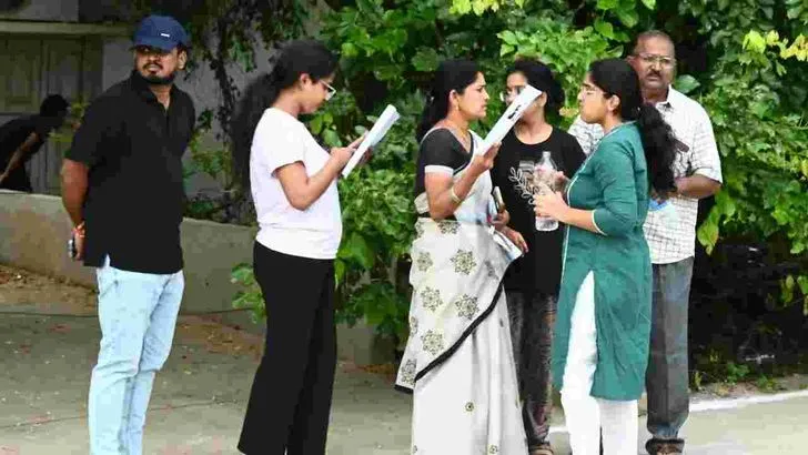 తెలంగాణలో ప్రశాంతంగా నీట్ పీజీ పరీక్ష.. భారీ పోలీస్ బందోబస్తు