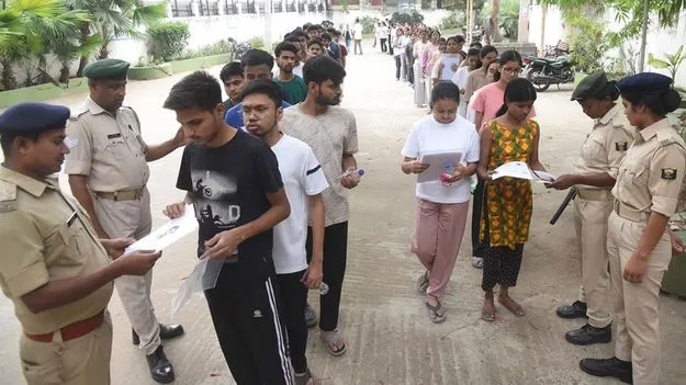 నీట్ పేపర్ లీక్‌ కేసు.. రంగంలోకి ఈడీ