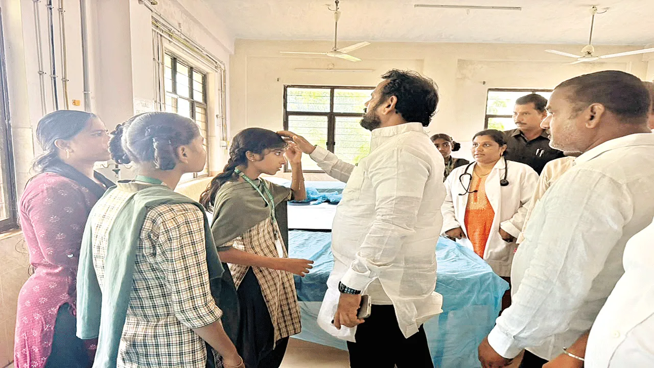 విద్యార్థులపై తేనెటీగల దాడి విద్యార్థులపై తేనెటీగల దాడి