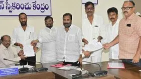 నెల్లూరులో నామినేషన్ల సందడి.. కూటమి పార్టీల మధ్య సీట్ల సర్దుబాటుపై సందిగ్ధత