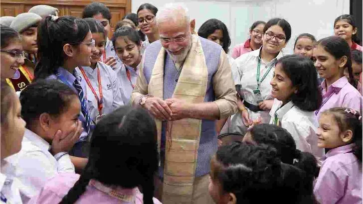 ప్రధాని మోదీ నివాసంలో ఘనంగా రక్షాబంధన్ వేడుకలు..