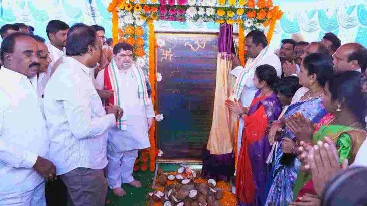 జగిత్యాల జిల్లాలో అభివృద్ధి పనులకు మంత్రుల శంకుస్థాపన