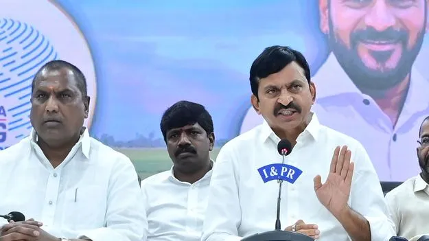 కవిత చేతుల్లో బీఆర్‌ఎస్‌ అక్రమాస్తుల బండారం