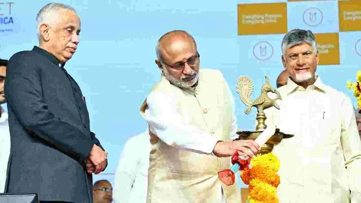 గౌర్మెట్‌ పాప్‌కార్నికా సంస్థ విత్తనాన్ని ఆవిష్కరించిన ఉపరాష్ట్రపతి