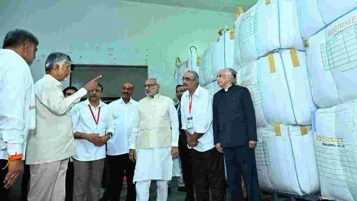 గౌర్మెట్‌ పాప్‌కార్నికా సంస్థ విత్తనాన్ని ఆవిష్కరించిన ఉపరాష్ట్రపతి