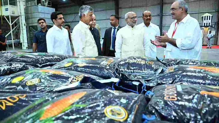 గౌర్మెట్‌ పాప్‌కార్నికా సంస్థ విత్తనాన్ని ఆవిష్కరించిన ఉపరాష్ట్రపతి